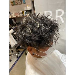 メンズツイスパ＋ハイライトスタイル - BRaeVE hair design【ブレイブ　ヘア　デザイン】掲載中
