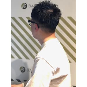 大人の刈り上げスタイル【BARBER-BAR】