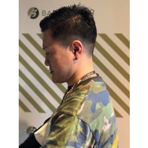 大人の刈り上げスタイル【BARBER-BAR】