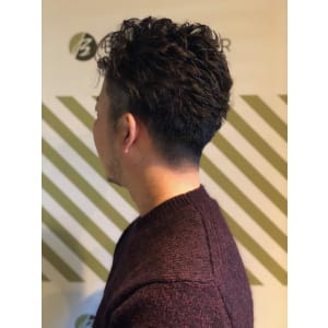 大人の刈り上げスタイル【BARBER-BAR】
