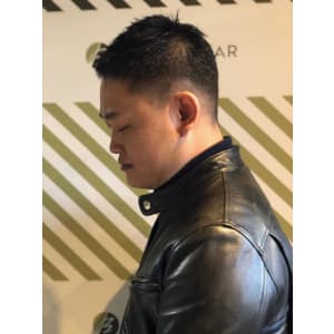 大人の刈り上げスタイル【BARBER-BAR】