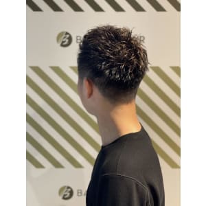 ヒートカールパーマスタイル　【BARBER-BAR】