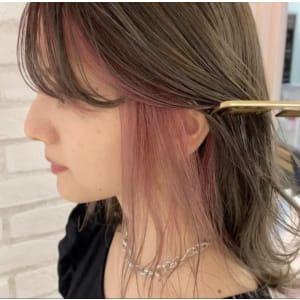 10～40代まで大人気　周りと差をつけるインナーカラー