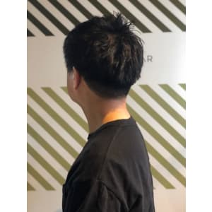 大人の刈り上げスタイル【BARBER-BAR】