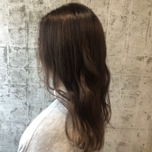 ピンクベージュ