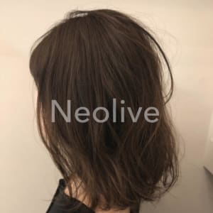 ［Neolive aim］柔らかくみせるベージュカラー