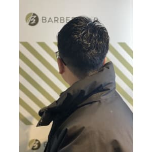 大人のサイドパートスタイル【BARBER-BAR】
