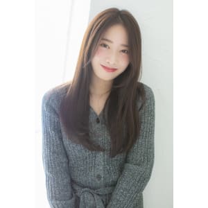 ナチュラルオルチャングレージュワンカールストレートスタイル