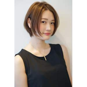  大人気の美シルエットな前下がりショートボブ♪