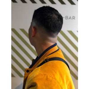 フェードカットスタイル【BARBER-BAR】