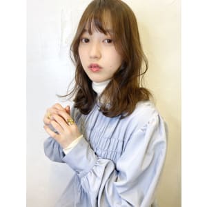 透け感ベージュカラー