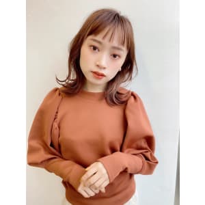 大人小顔フェミニンレイヤーミディ
