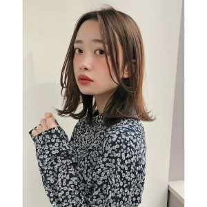 切りっぱなしボブ　セミウェット　グレージュカラー