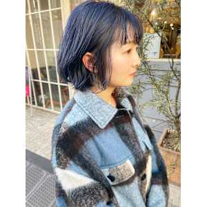 ネイビーカラー　くすみブルー　切りっぱなしボブ