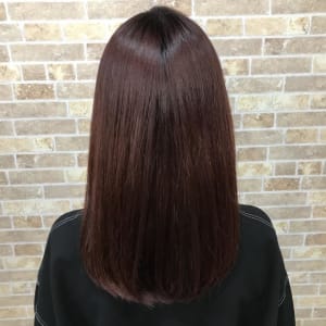 深めのワインレッドカラー【mertie 錦糸町】