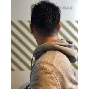 フェードカットスタイル【BARBER-BAR】