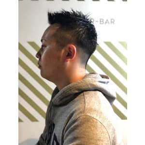 フェードカットスタイル【BARBER-BAR】