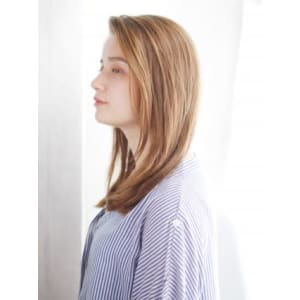 ナチュラルかきあげストレートスタイル