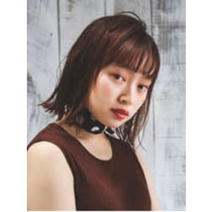 外ハネ×ぱっつんバング×ブラウン