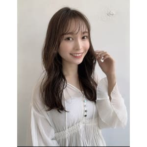 フェミニンヘアスタイル