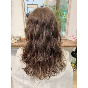 ロング×しっかりウェーブ - gift hair salon【ギフト】掲載中