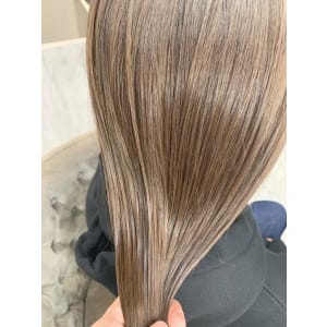 アッシュベージュ×髪質改善トリートメント【クスダ】