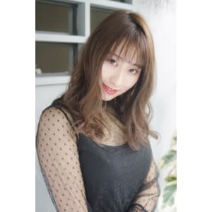 ナチュラルルーズが魅力　ゆるふわパーマ