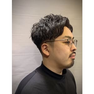 ツーブロックスパイラルセンターパート（六本木）（理容室）