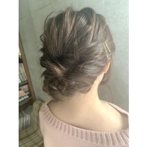 簡単ギブソンタックアレンジ