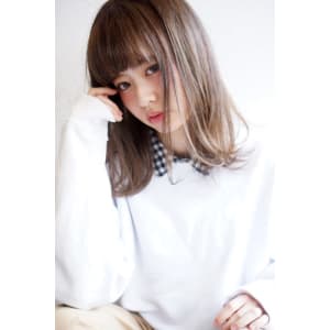 Rumor×オン眉・外ハネミディ『うる艶アッシュベージュカラ