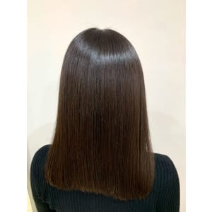 美髪ミディアムロングヘアー