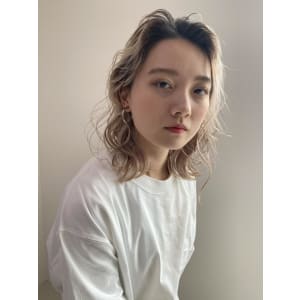 naomi hair / ホワイトブロンド