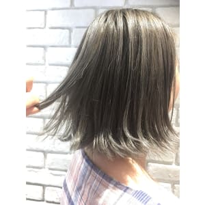 グレージュベージュ