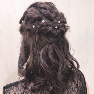 お出掛け簡単ハーフアップ