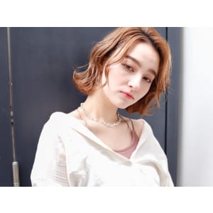 ことりベージュ 透明感 ミニボブ ニュアンス 外ハネ 小顔