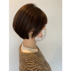 ショートボブ