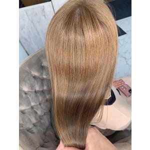 プラチナベージュ×髪質改善トリートメント【クスダ】 - THE ESCALA 表参道本店 【エスカーラ】【エスカーラ オモテサンドウホンテン】掲載中