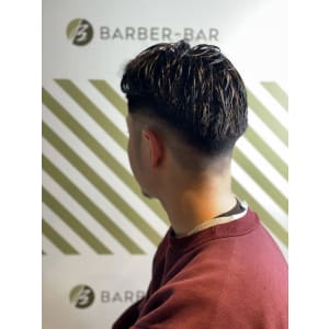 フェードサイドパートスタイル【BARBER-BAR】