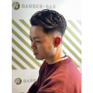 フェードサイドパートスタイル【BARBER-BAR】
