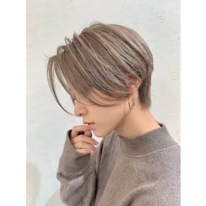 どこから見ても美シルエットな上品ショート