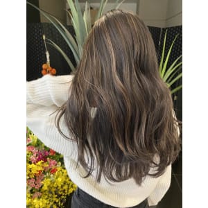 20代30代大人かわいいハイライト/ベージュ/西原晃
