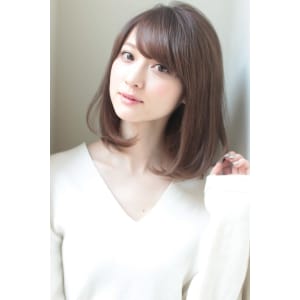 大人の上品ボブ　艶やかグレージュ