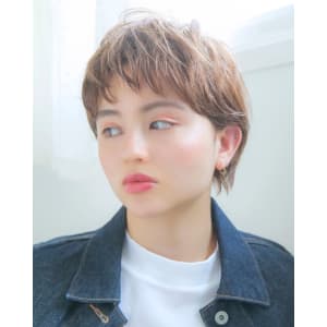 こなれ感大人ショート　小顔効果
