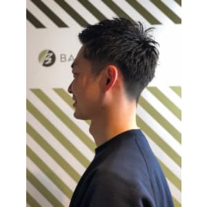 大人の刈り上げスタイル【BARBER-BAR】