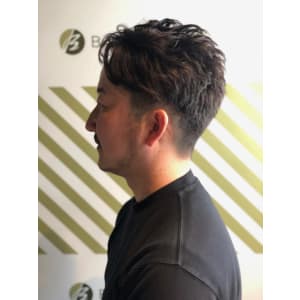 大人の刈り上げスタイル【BARBER-BAR】