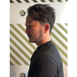 大人の刈り上げスタイル【BARBER-BAR】
