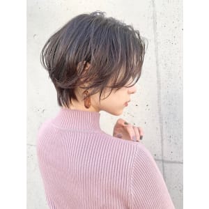 大人女子に大人気ショート　透明感カラー