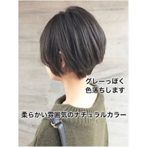 暗めカラー/大人かわいい/小顔ショート/ショートボブ/30代