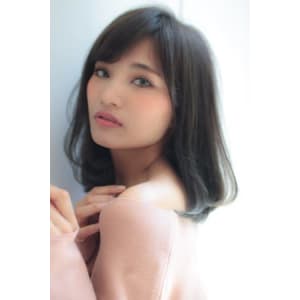 柔らか質感　透明感セミディ
