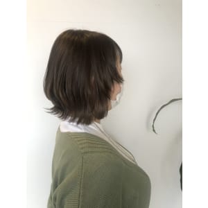チラリと見えるシルバーカラー♪
